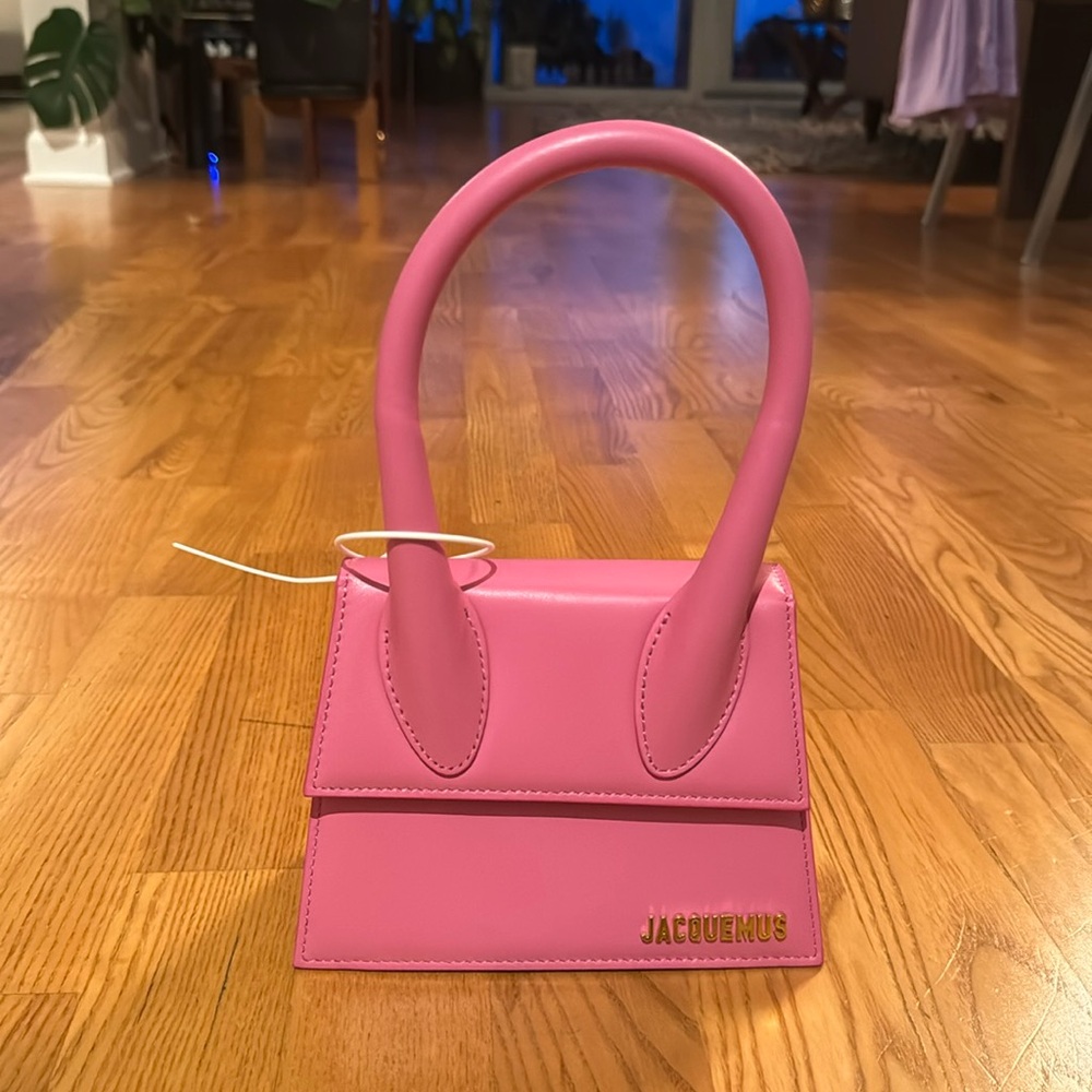 LE CHIQUITO MOYEN BAG Pink

Original Price: $900